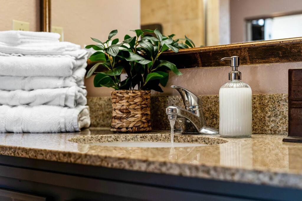 Designer Corner Suite 3Br/2Ba - Disney, Universal, Convention Center & Seaworld Ορλάντο Εξωτερικό φωτογραφία